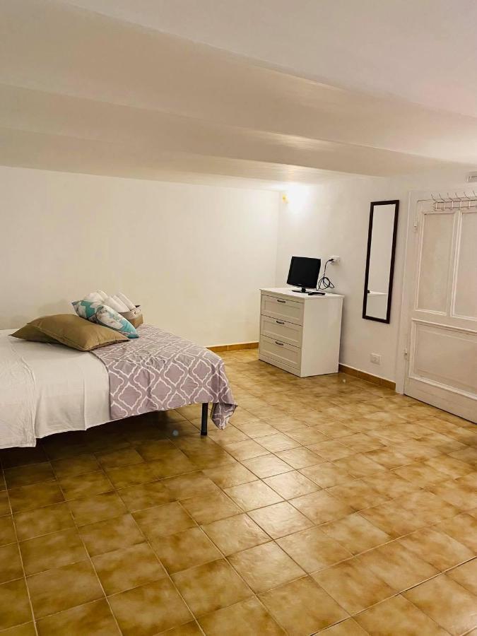 Apartamento Vico Gli Scalzi Gaeta Exterior foto