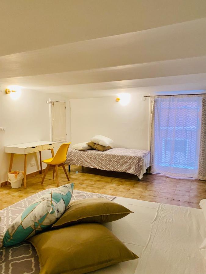 Apartamento Vico Gli Scalzi Gaeta Exterior foto